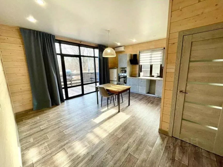 Дом в Самарская область, Волжский район, Черновский с/пос, пос. ... - Фото 1