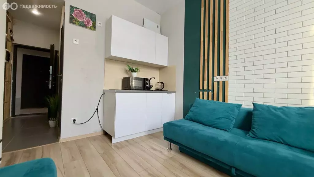 1-комнатная квартира: Екатеринбург, улица Азина, 57 (16.8 м) - Фото 1