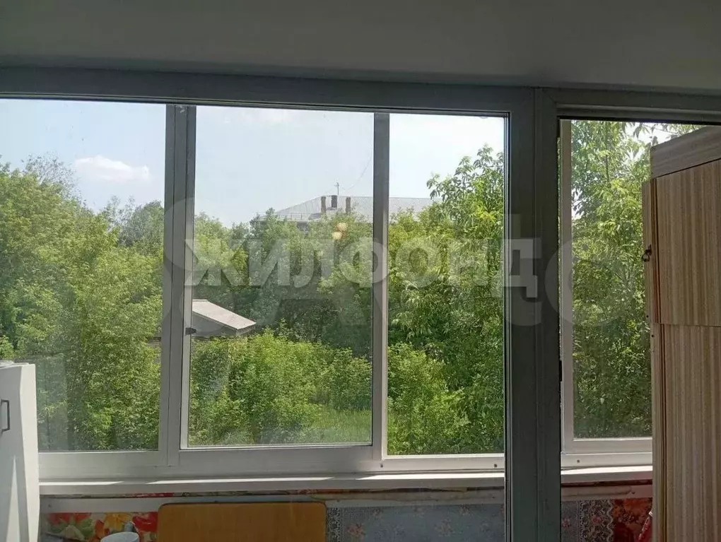 Комната 10 м в 6-к., 2/4 эт. - Фото 0