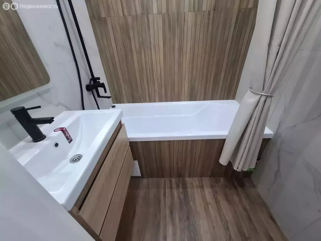 3-комнатная квартира: Казань, улица Гаврилова, 14 (66 м) - Фото 0