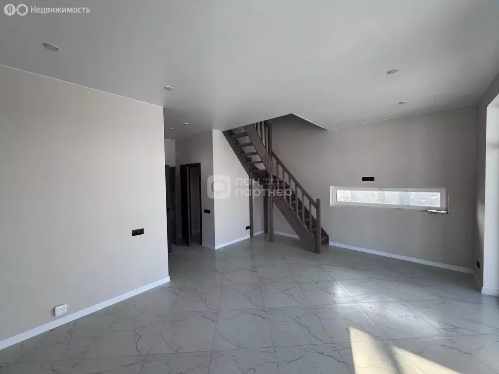 Дом в Гостилицкое сельское поселение, коттеджный посёлок Фаворит, 472 ... - Фото 2