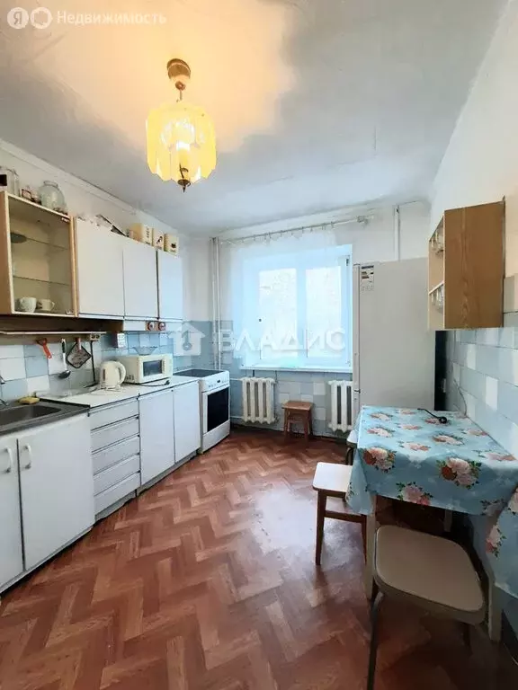 3-комнатная квартира: Тобольск, 9-й микрорайон, 15 (66 м) - Фото 0