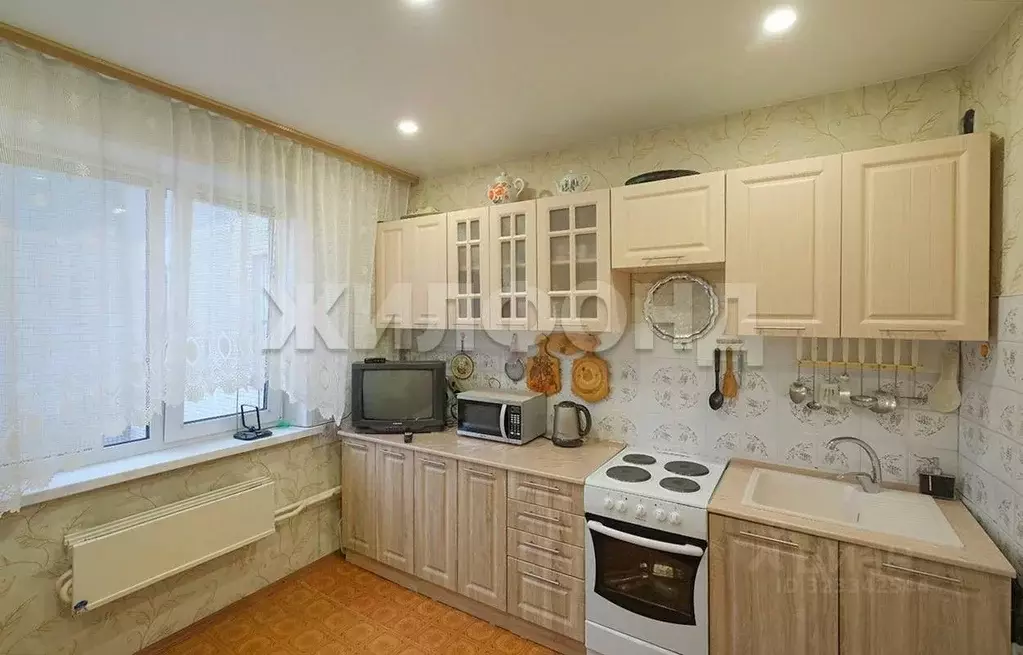 3-к кв. Новосибирская область, Новосибирск ул. В. Высоцкого, 39/3 ... - Фото 0