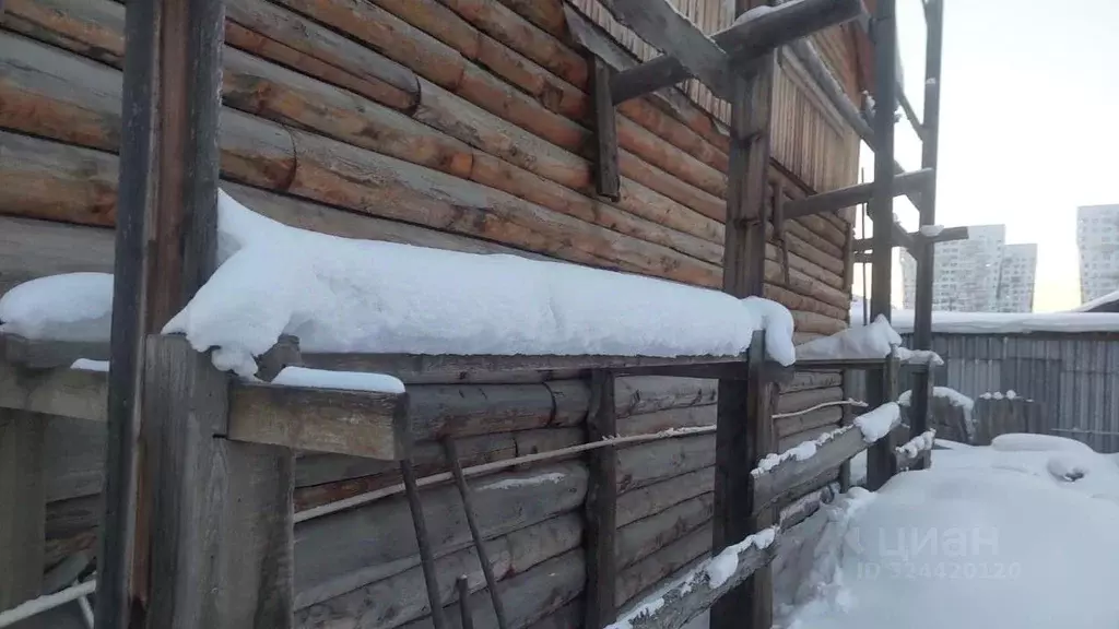 Дом в Саха (Якутия), Якутск ул. Софронова (195 м) - Фото 2