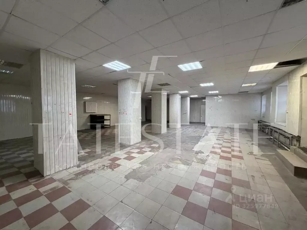 Торговая площадь в Татарстан, Казань ул. Гладилова, 51 (165 м) - Фото 1