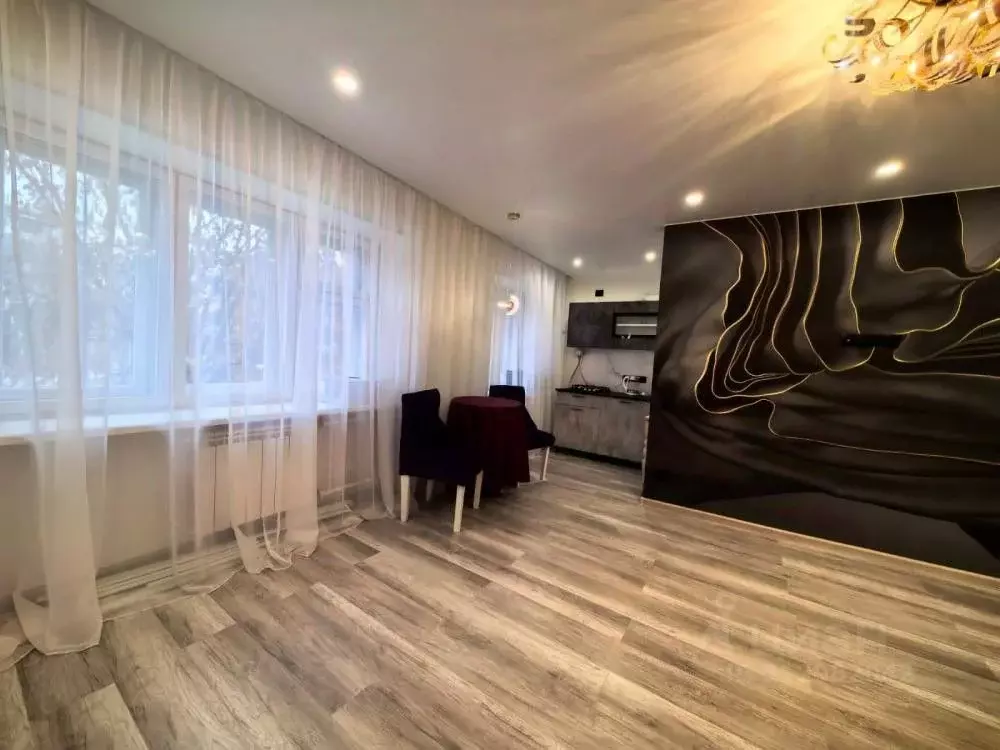 2-к кв. Омская область, Омск просп. Карла Маркса, 83 (42.2 м) - Фото 0