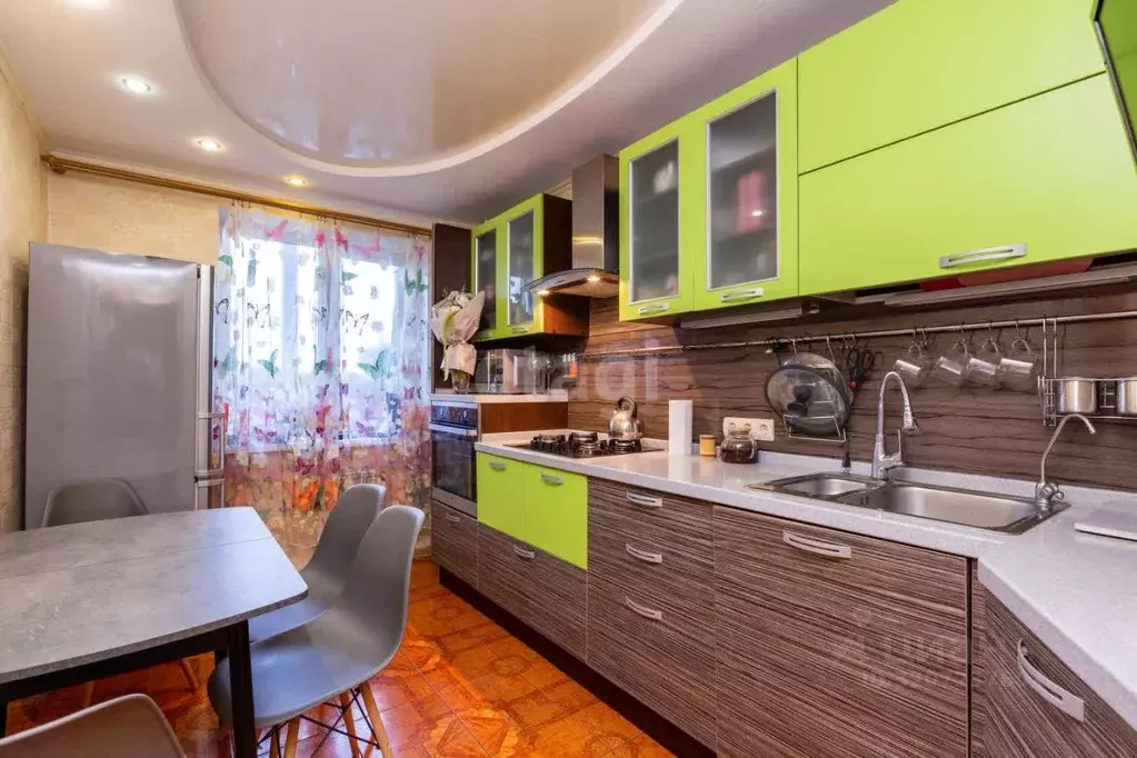 3-к кв. Свердловская область, Екатеринбург ул. Атмосферная, 11 (62.1 ... - Фото 0