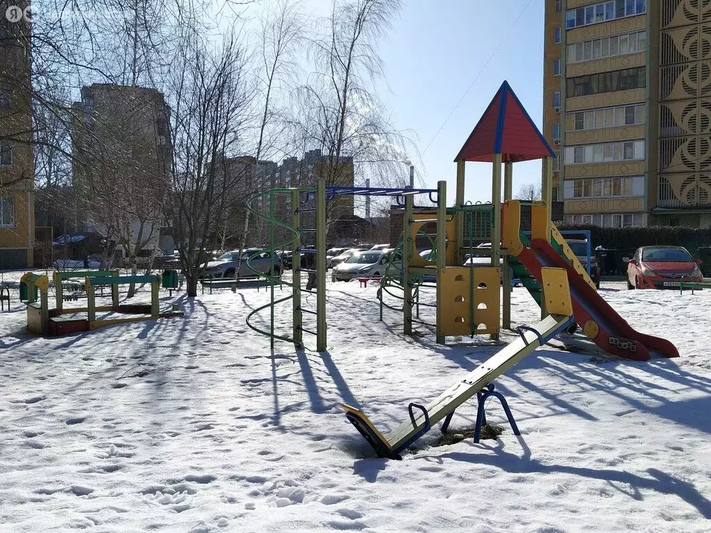 3-комнатная квартира: Курск, 1-я Ламоновская улица, 2 (76.3 м) - Фото 2