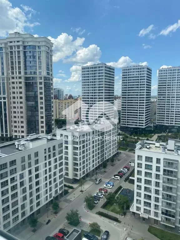 3-к кв. Новосибирская область, Новосибирск ул. Немировича-Данченко, ... - Фото 0