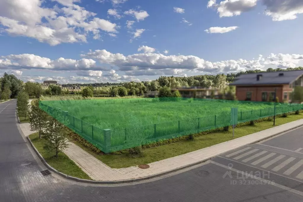 Участок в Московская область, Красногорск городской округ, д. ... - Фото 1