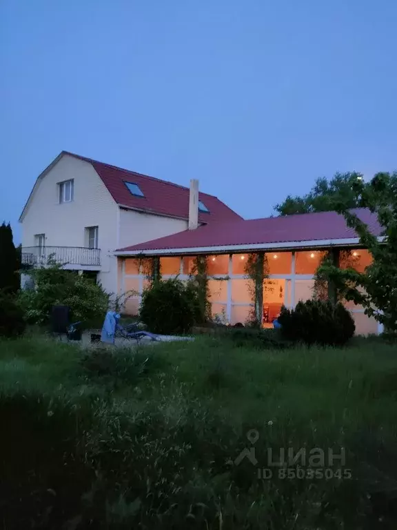 Дом в Волгоградская область, Дубовка ул. Имени Жуковского, 43 (437 м) - Фото 0