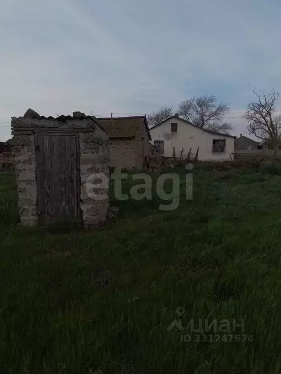 Дом в Крым, Черноморский район, Межводненское с/пос, с. Новоульяновка ... - Фото 1