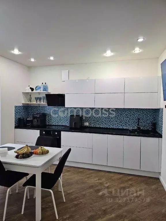 2-к кв. Тюменская область, Тюмень ул. Дружбы, 73к2 (84.1 м) - Фото 1