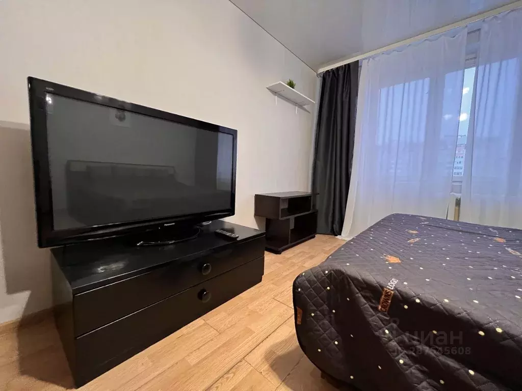 2-к кв. Тюменская область, Тюмень ул. Пермякова, 86 (80.0 м) - Фото 1