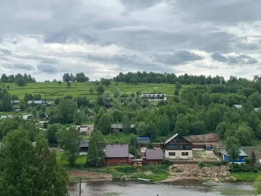 Дом в Пермский край, Губахинский муниципальный округ, Усьва рп ул. ... - Фото 2