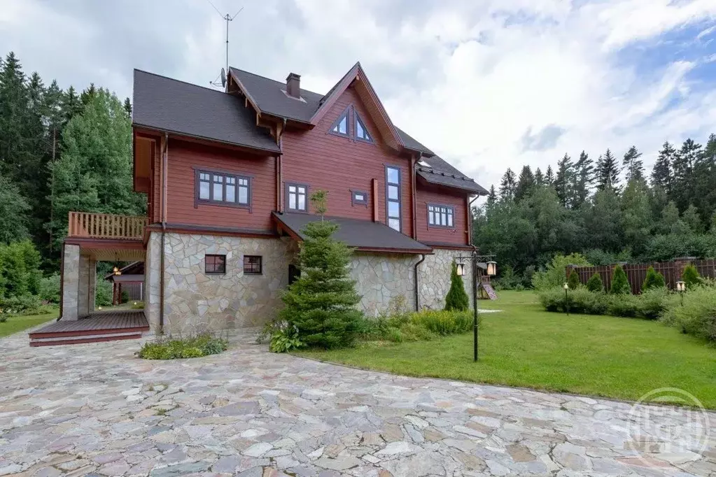 Дом в Ленинградская область, Выборгский район, Рощинское городское ... - Фото 1