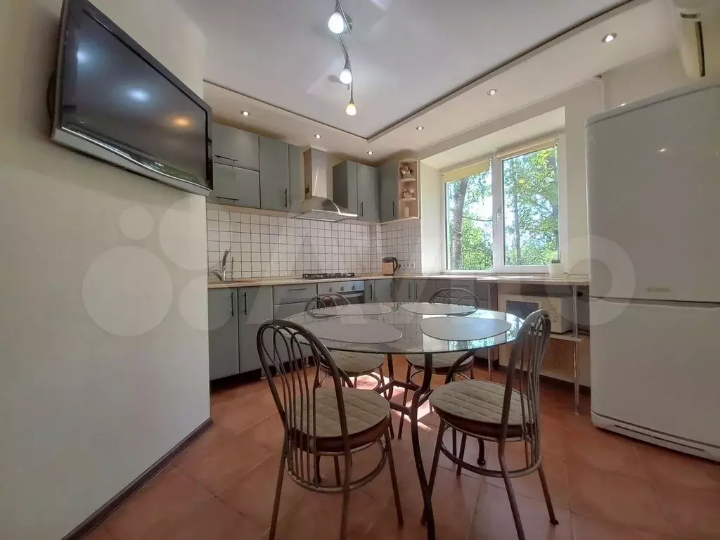 2-к. квартира, 55 м, 2/5 эт. - Фото 1