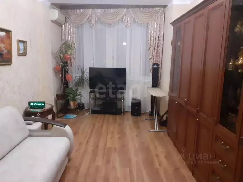 1-к кв. Крым, Симферополь ул. Тренева (47.0 м) - Фото 0