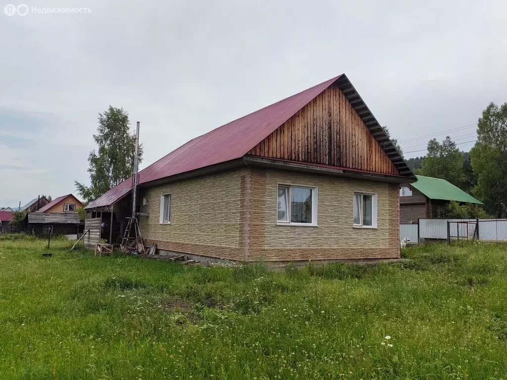 Дом в село Турочак, улица И.И. Казанцева (120 м) - Фото 0