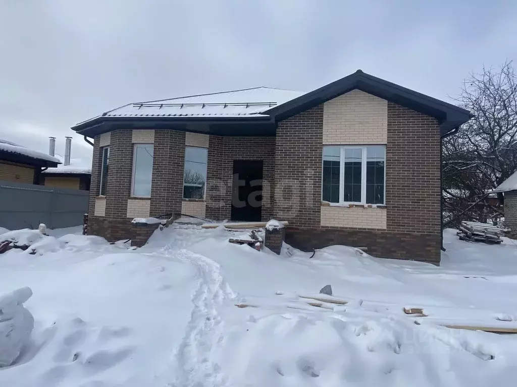 Дом в Курская область, Курский район, Нижнемедведицкий сельсовет, д. ... - Фото 1