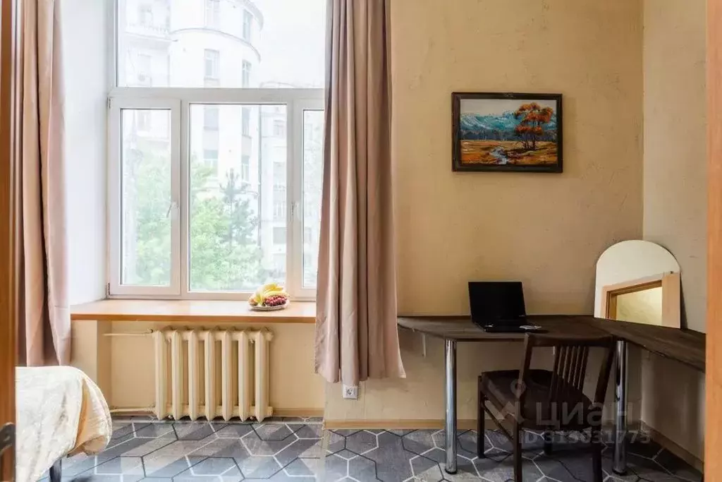 Комната Москва Новая Басманная ул., 12С2 - Фото 1