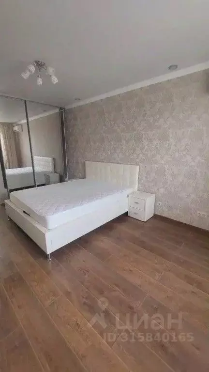2-к кв. Краснодарский край, Краснодар ул. Бородинская, 137/1 (74.0 м) - Фото 0