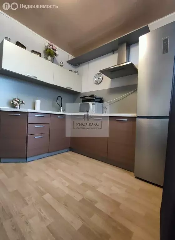 3-комнатная квартира: Магнитогорск, Сиреневый проезд, 12/1 (61.8 м) - Фото 2