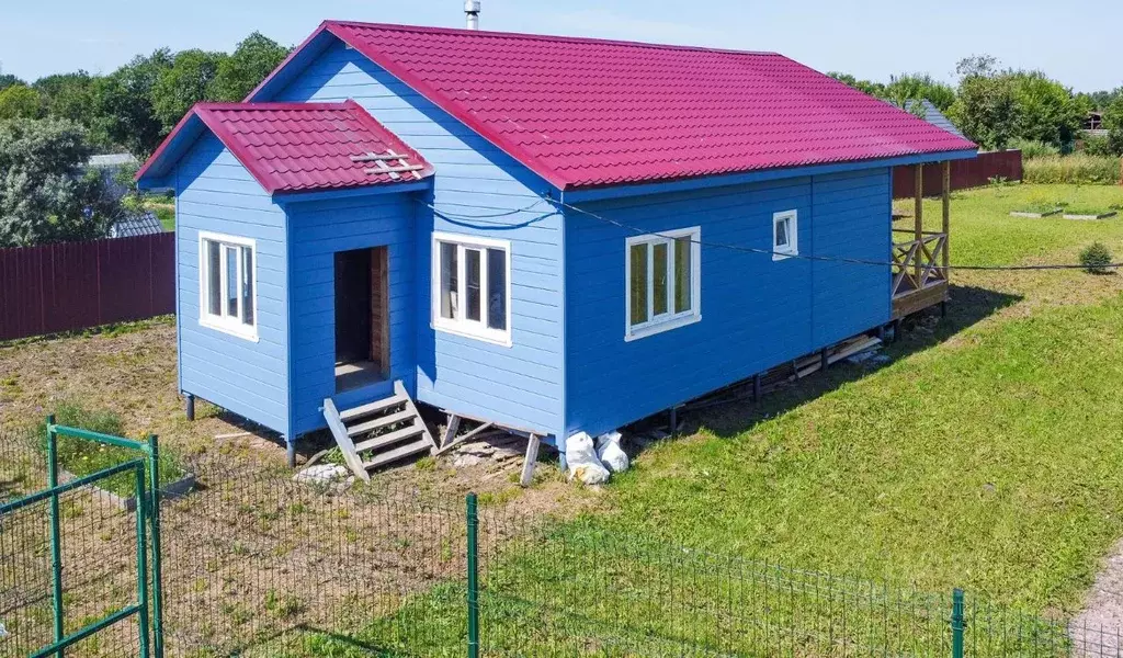 Коттедж в Ленинградская область, Тихвин Озерная ул., 20 (110 м) - Фото 1