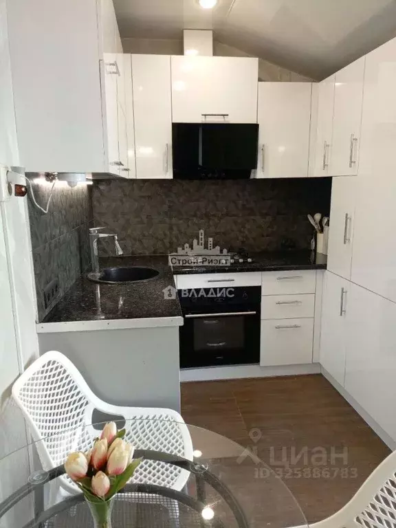 3-к кв. Крым, Ленинский район, Багерово пгт ул. Азовская, 12 (80.2 м) - Фото 1