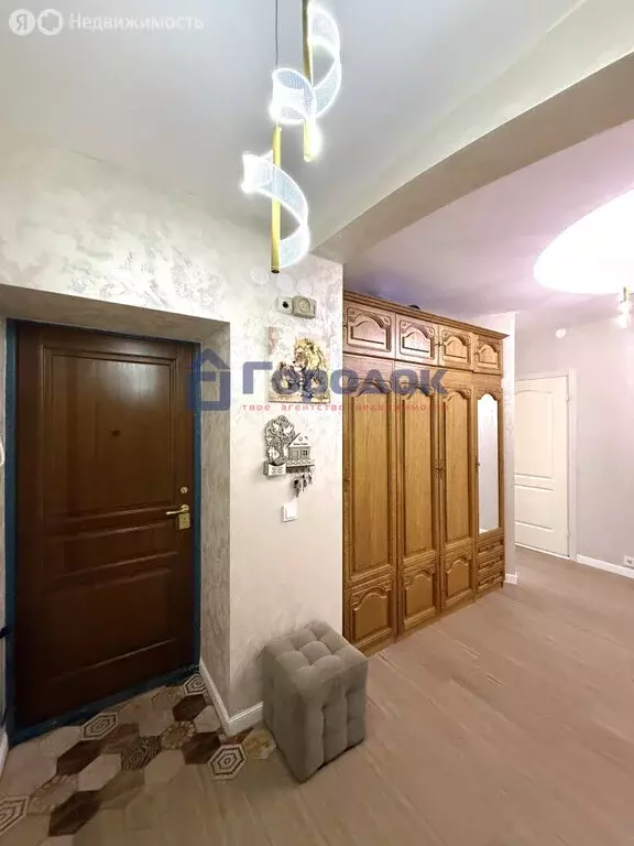 4-комнатная квартира: Каменск-Уральский, посёлок Трубный, улица ... - Фото 2