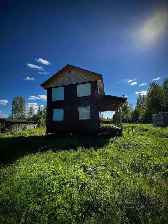Дом в Новгородская область, Маловишерский район, Бургинское с/пос, д. ... - Фото 1