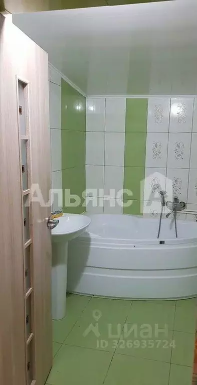 3-к кв. Ростовская область, Тацинская ст-ца ул. Заводская, 4 (79.8 м) - Фото 1