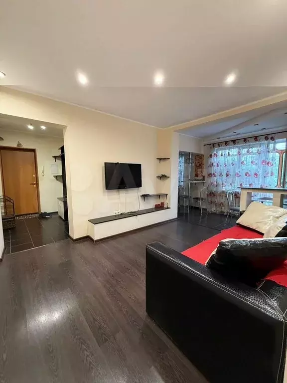 3-к. квартира, 63 м, 5/5 эт. - Фото 0