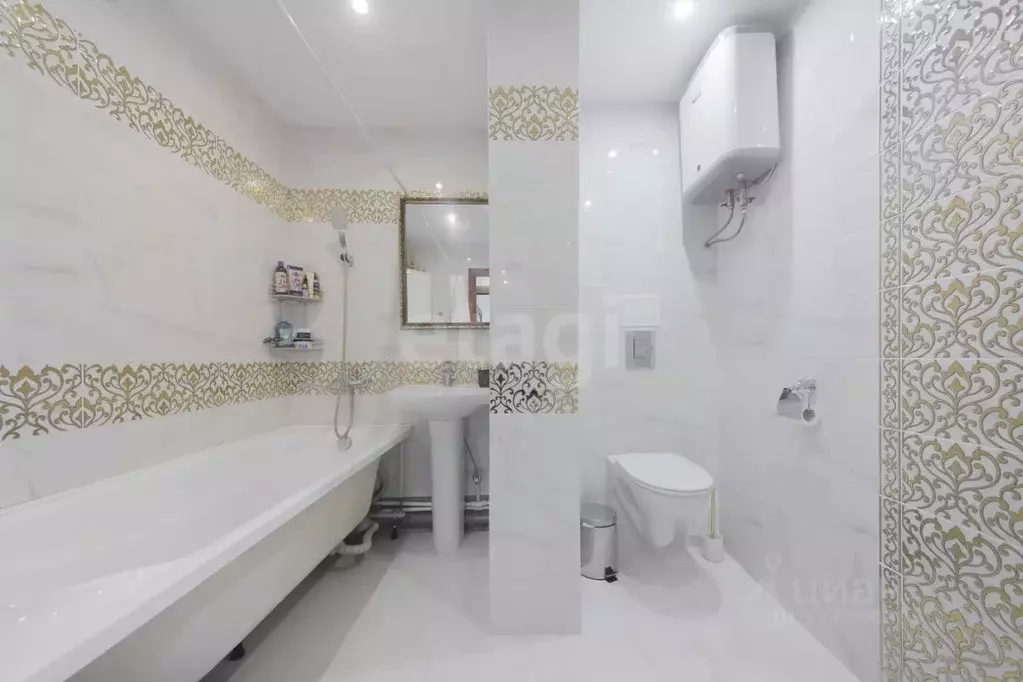 1-к кв. Тюменская область, Тюмень ул. Александра Митинского, 3 (39.5 ... - Фото 1