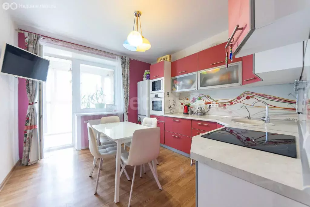 3-комнатная квартира: Хабаровск, Фабричный переулок, 2А (90 м) - Фото 1