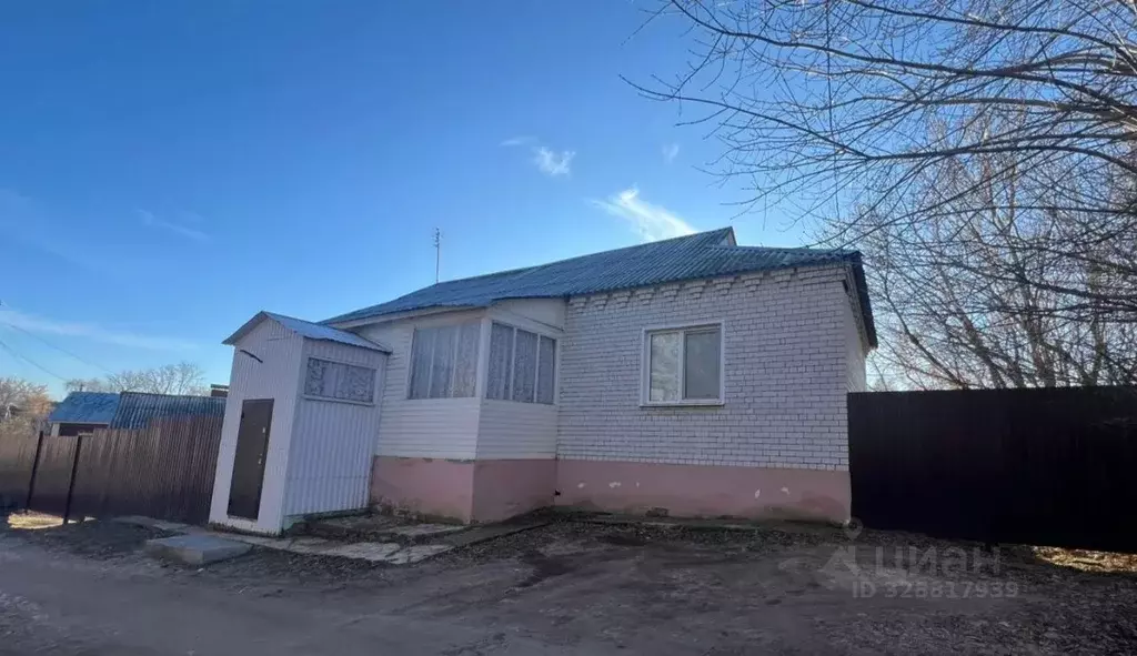 Дом в Саратовская область, Базарный Карабулак рп  (182 м) - Фото 1