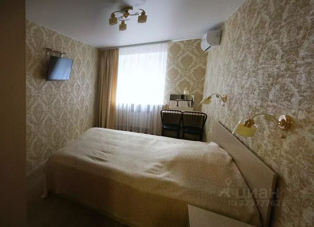 3-к кв. Омская область, Омск ул. Декабристов, 100 (60.0 м) - Фото 1