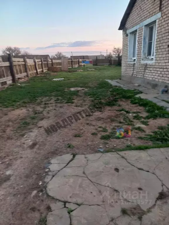 4-к кв. Калмыкия, пос. Кетченеры ул. Рокчинского, 13/1 (86.9 м) - Фото 0