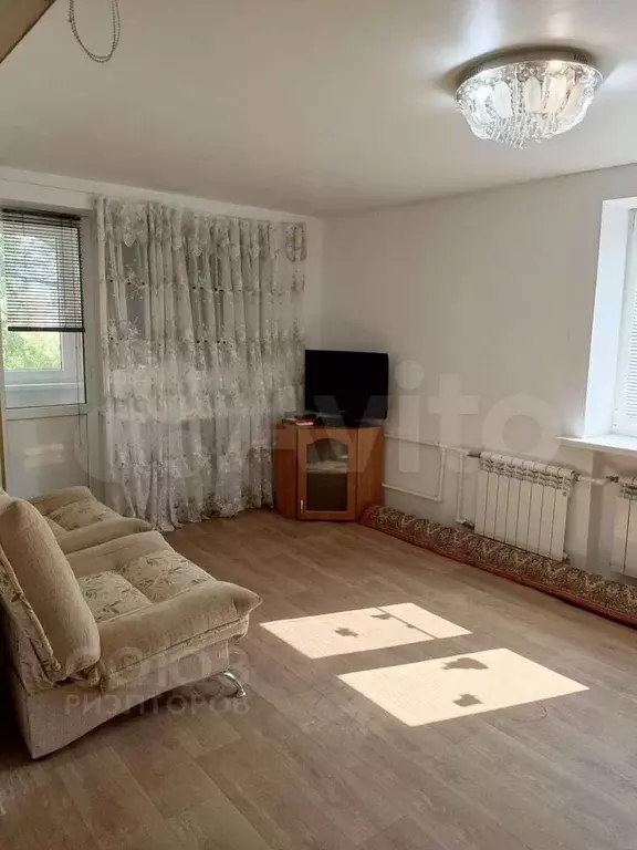 1-к. квартира, 38 м, 4/4 эт. - Фото 0