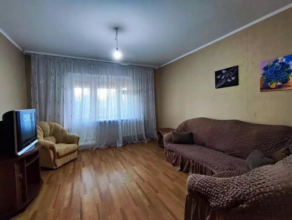 2-к кв. Ульяновская область, Ульяновск Самарская ул., 15 (60.0 м) - Фото 0