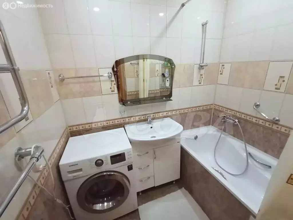 3-комнатная квартира: Тюмень, улица Болотникова, 19 (85.7 м) - Фото 0