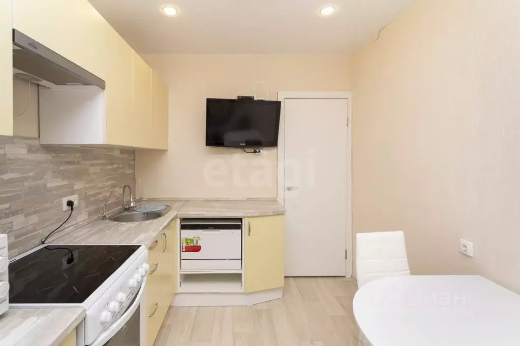 2-к кв. Тюменская область, Тюмень ул. 30 лет Победы, 146 (50.3 м) - Фото 1