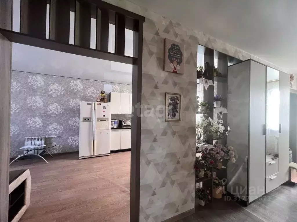 Дом в Свердловская область, Екатеринбург пер. Зеленый, 6 (158 м) - Фото 0