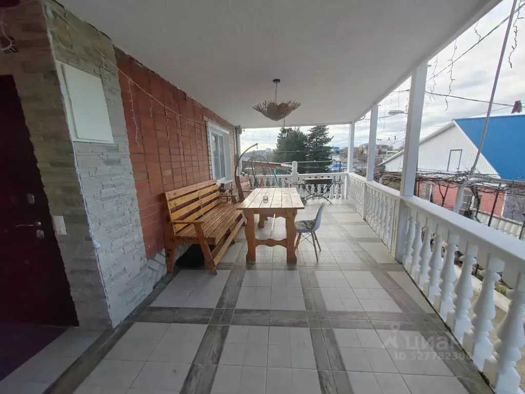 3-к кв. Краснодарский край, Туапсе Ереванская ул., 2 (60.0 м) - Фото 1