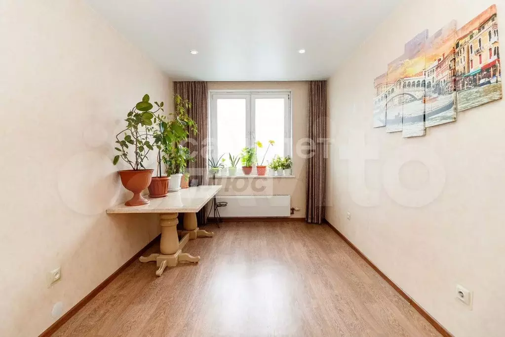 3-к. квартира, 70 м, 1/17 эт. - Фото 0