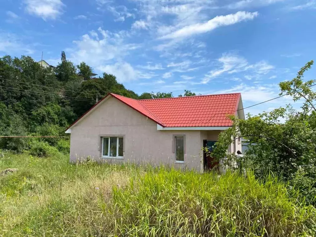 Дом в Крым, Алушта муниципальный округ, с. Лучистое ул. Совхозная, 5 ... - Фото 1