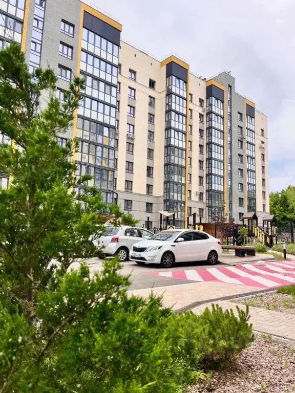 2-к кв. Брянская область, Брянск ул. Крапивницкого, 39к3 (73.9 м) - Фото 0