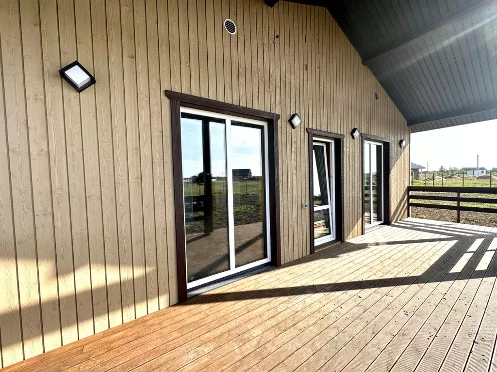 Дом в Новгородская область, Новгородский район, Савинское с/пос, пос. ... - Фото 1