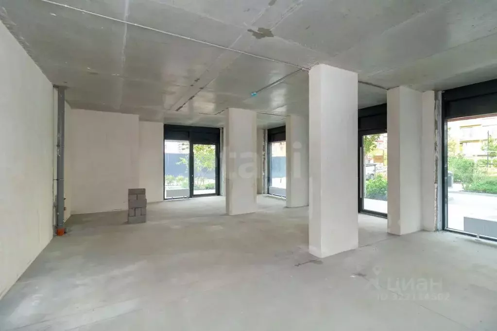 Помещение свободного назначения в Тюменская область, Тюмень ул. ... - Фото 1