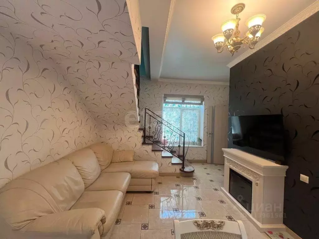 Таунхаус в Ростовская область, Ростов-на-Дону просп. Стачки (100 м) - Фото 1